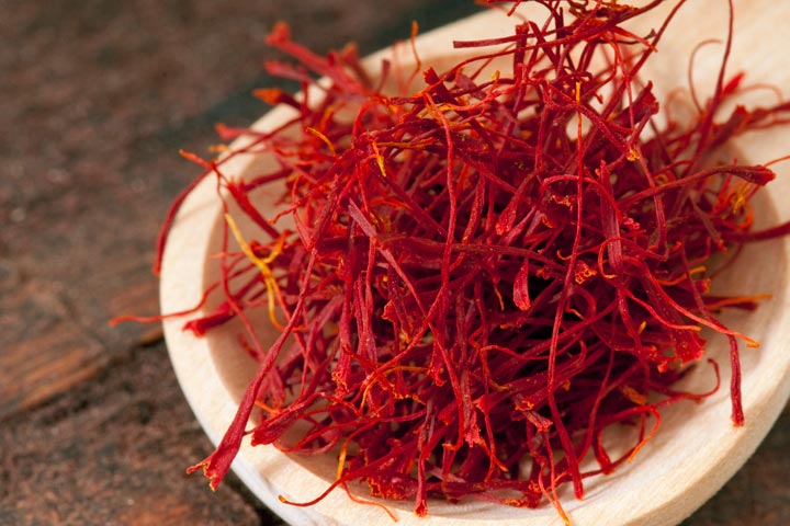 bat-mi-cach-lam-dep-voi-nghe-tay-saffron